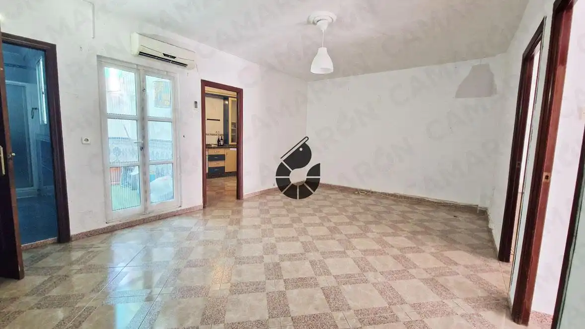 Appartamento con terrazza in vendita a Coria del Río, imagen 2