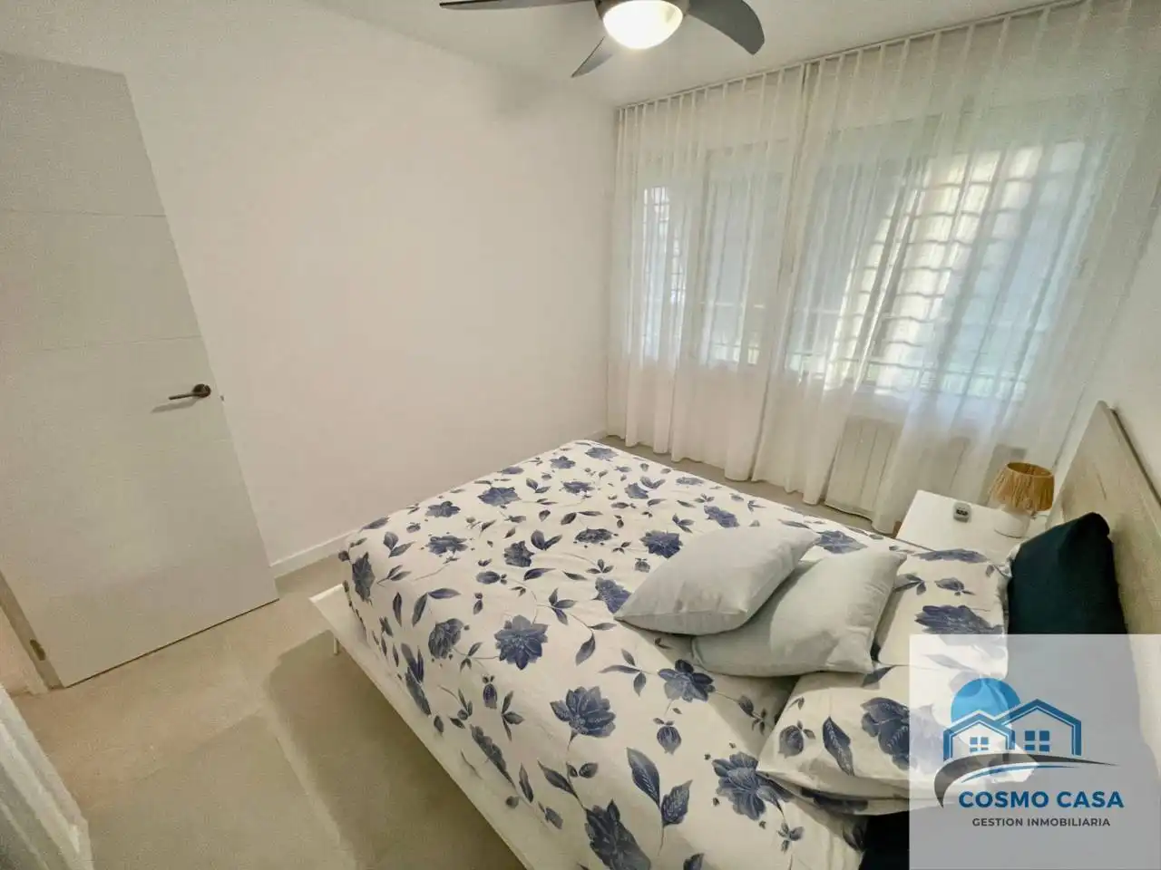 Dormitori de Pis de lloguer en Cambrils amb Aire condicionat, Calefacció i Terrassa