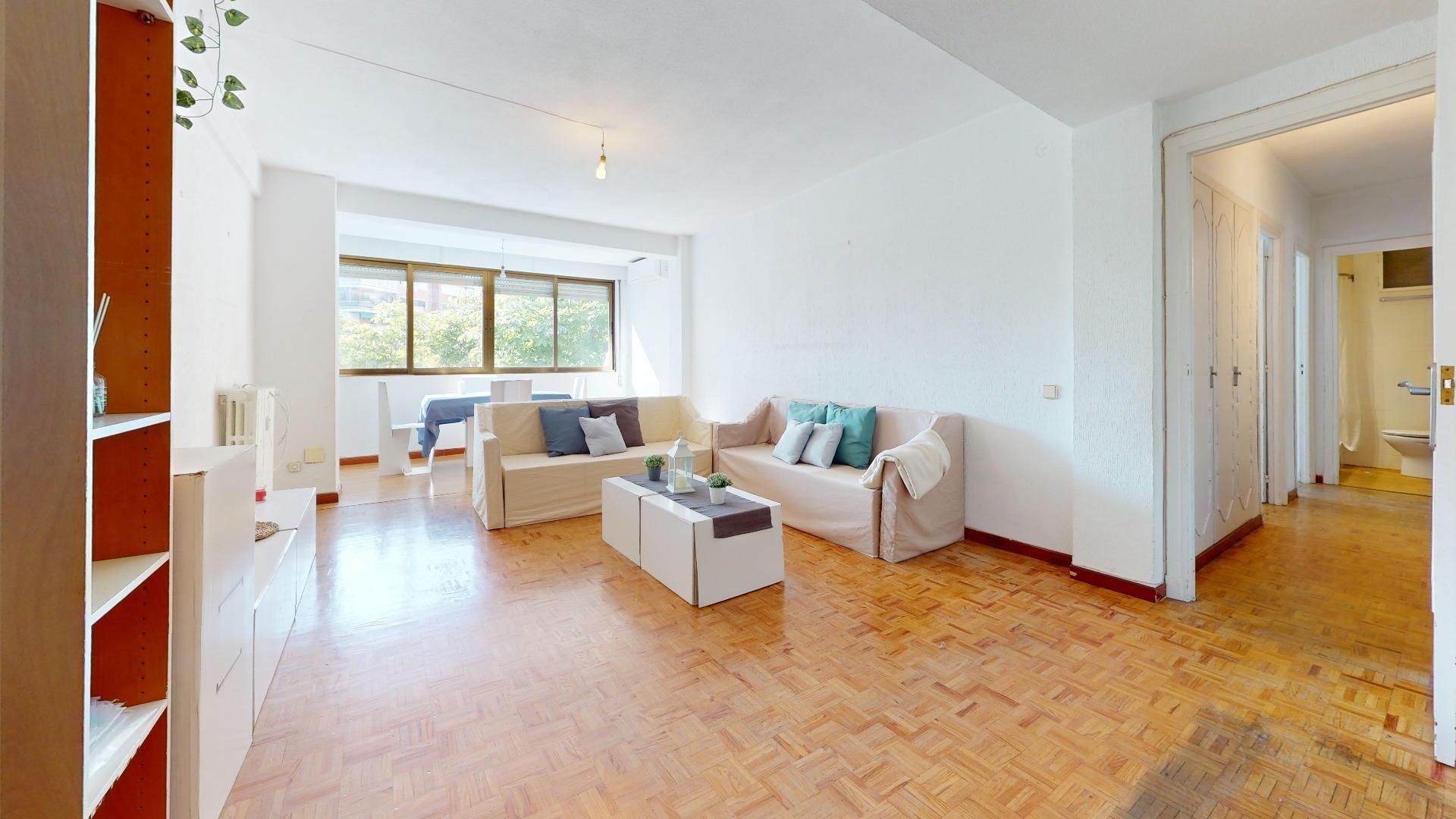 Sala de estar de Piso en venta en  Madrid Capital con Aire acondicionado, Calefacción y Parquet