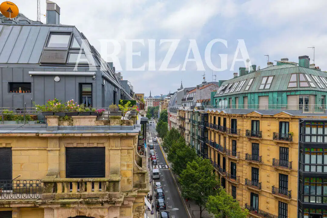 Vista exterior de Piso en venta en Donostia - San Sebastián  con Calefacción, Terraza y Balcón