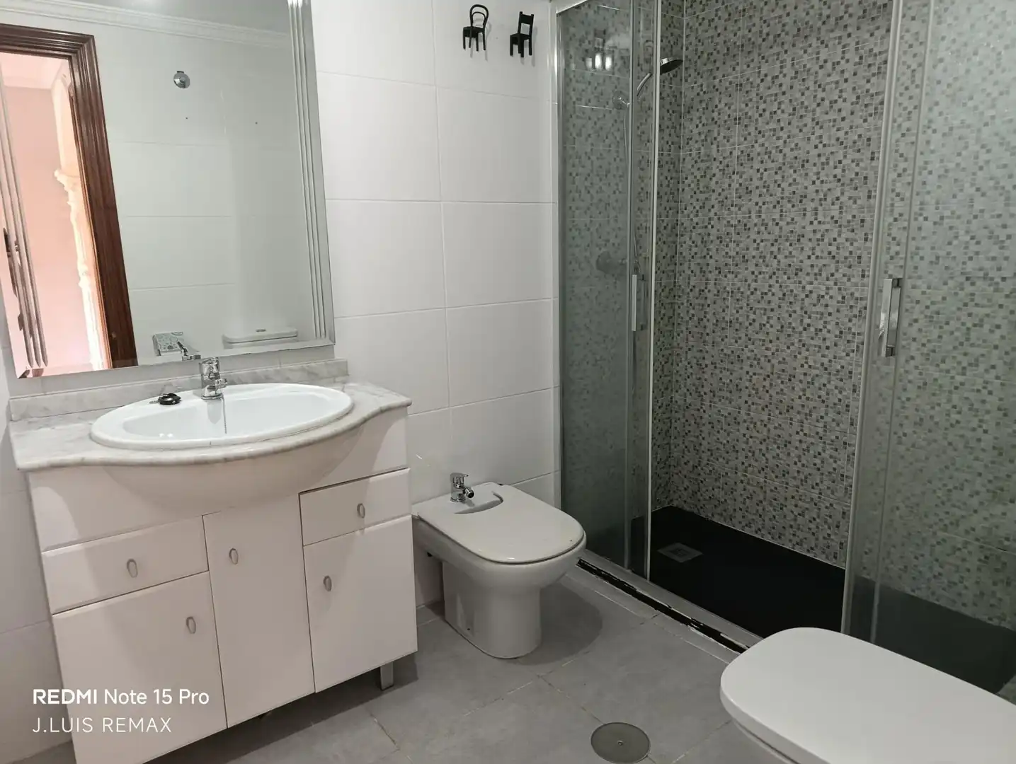 Bathroom of Flat for sale in Bormujos  with Air Conditioner and Terrace