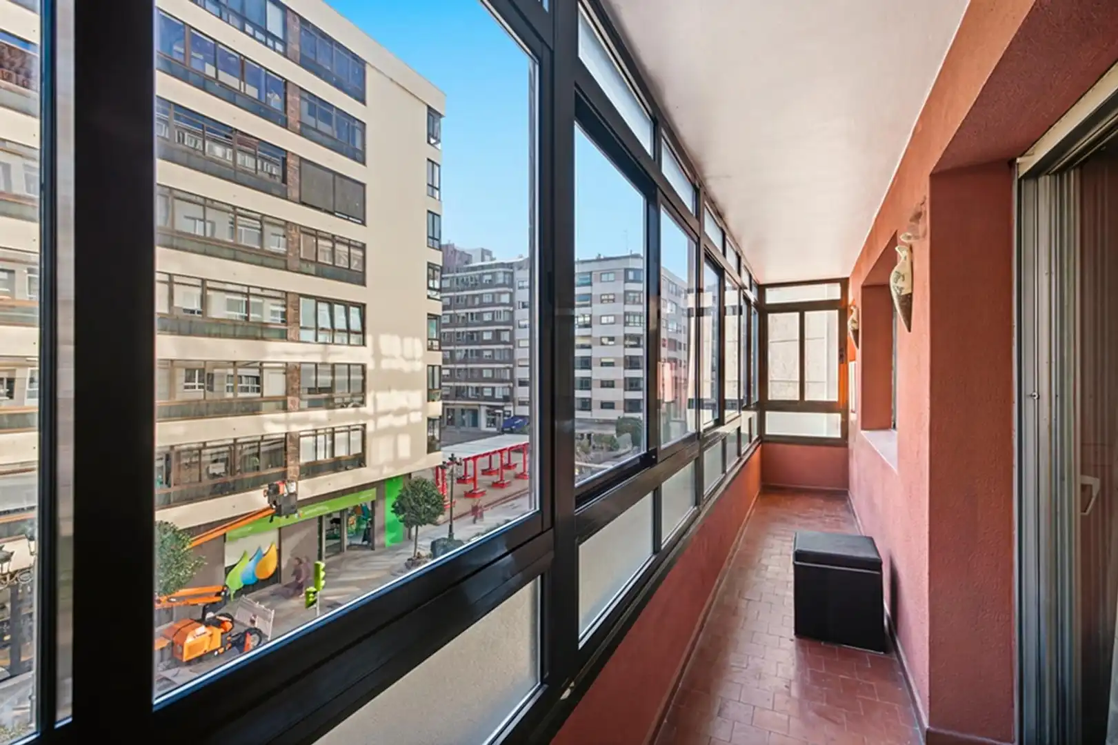 Vista exterior de Pis en venda en Vigo  amb Parquet, Traster i Moblat
