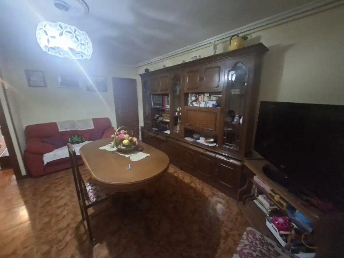 Sala d'estar de Casa adosada en venda en Vitoria - Gasteiz amb Calefacció, Parquet i Terrassa