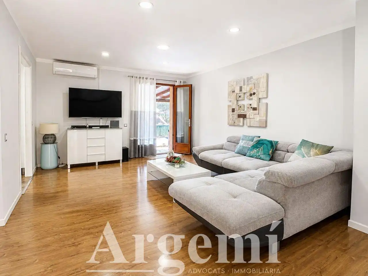 Sala d'estar de Casa o xalet en venda en Caldes de Montbui amb Aire condicionat, Calefacció i Terrassa