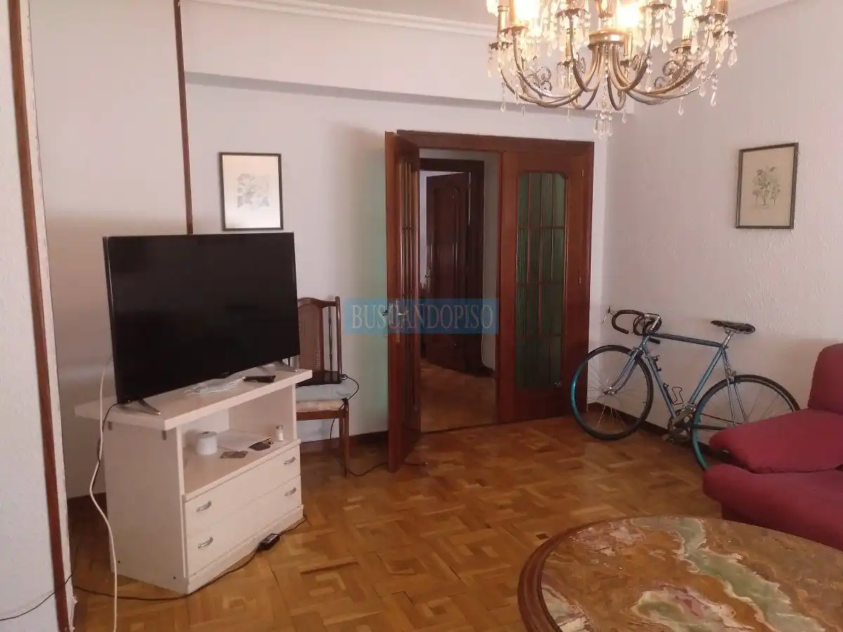 Living room of Flat for rent in  Logroño  with Heating, Parquet flooring and Terrace