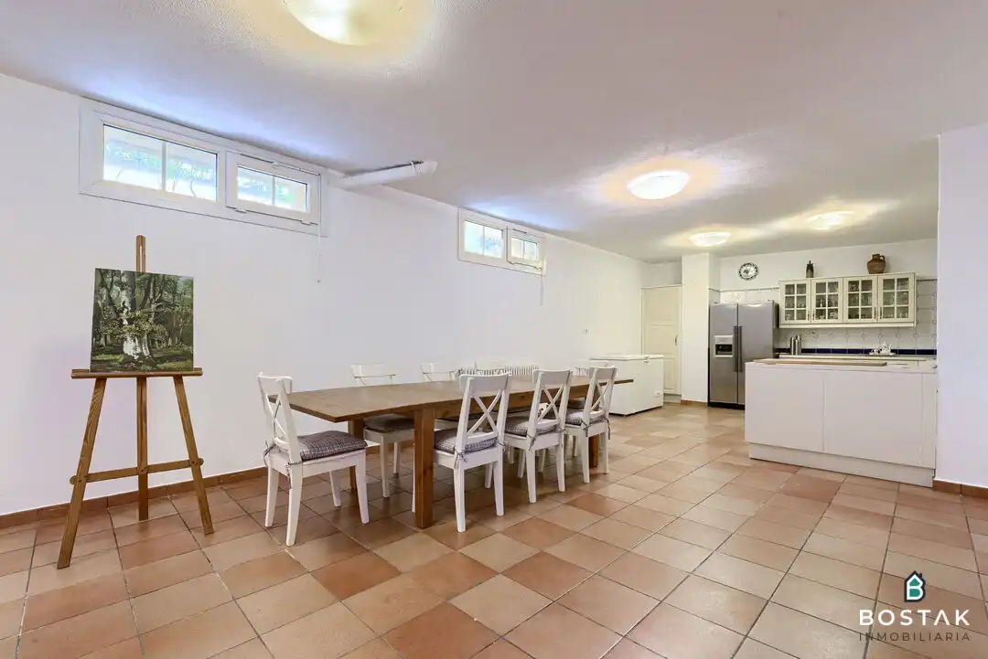 Menjador de Casa o xalet en venda en Barrika amb Calefacció, Jardí privat i Terrassa
