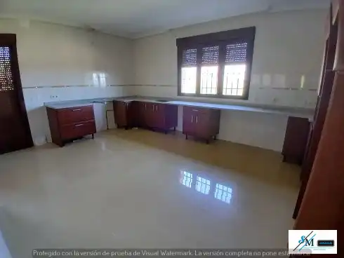Cuina de Casa o xalet en venda en Layos amb Jardí privat