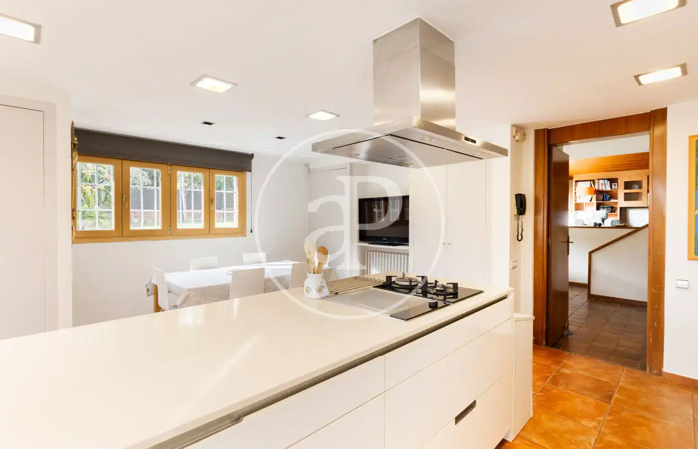 Cocina de Casa o chalet en venta en Cerdanyola del Vallès con Aire acondicionado, Calefacción y Jardín privado