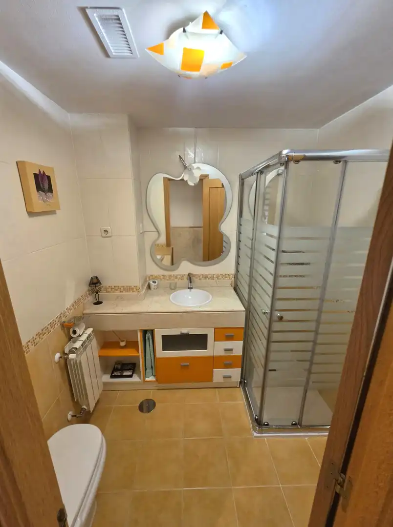 Baño de Piso de alquiler en Valdemoro con Aire acondicionado y Calefacción
