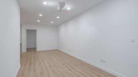 Foto 4 de Planta baixa en venda a Calle Bassols, El Camp de l'Arpa del Clot, Barcelona Capital