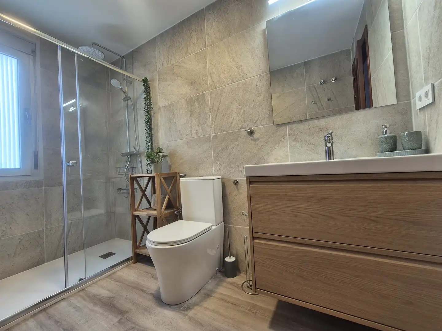 Baño de Piso de alquiler en Las Palmas de Gran Canaria con Jardín privado, Trastero y Amueblado