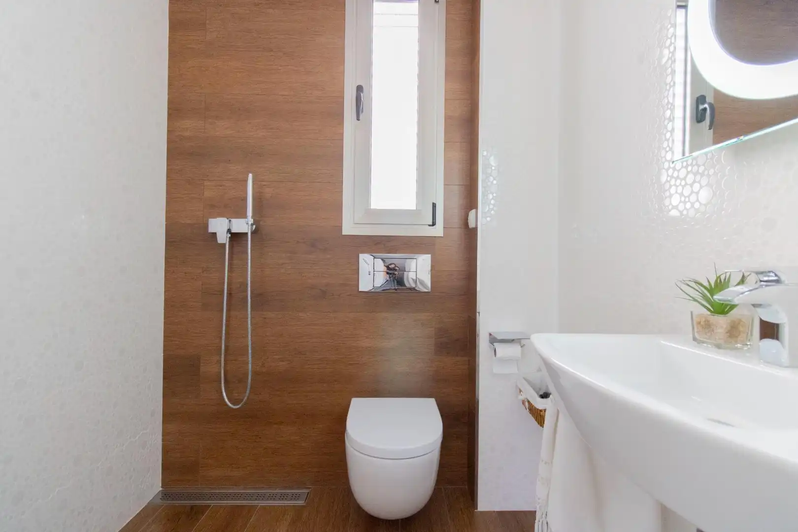 Bathroom of Houses for sale in Quart de Poblet