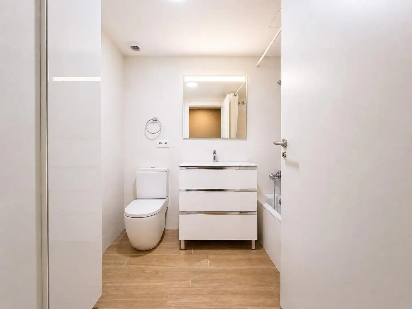 Badezimmer von Wohnung zum Verkauf in Valencia mit Klimaanlage, Terrasse und Abstellraum