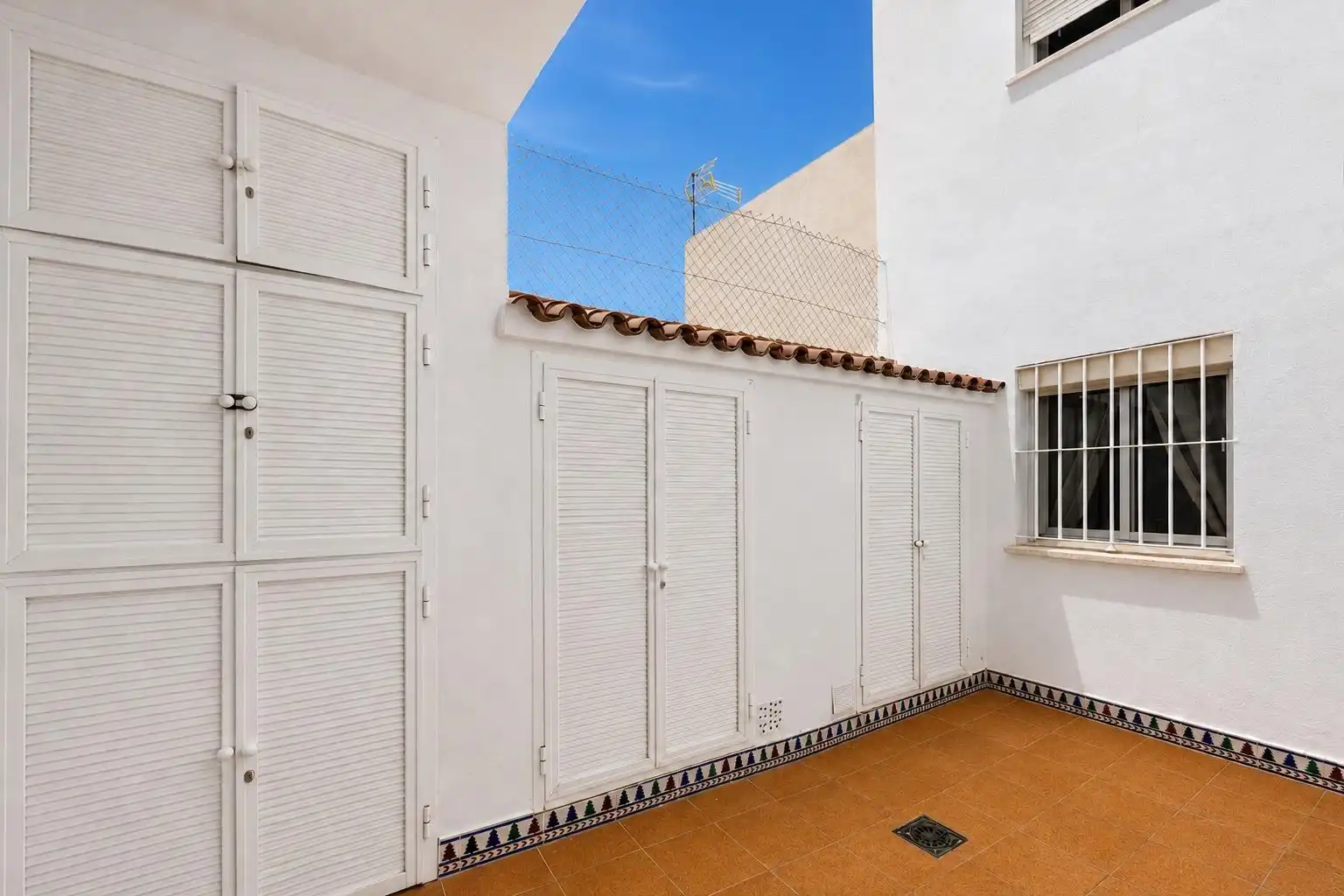 Flat with terrace for sale in Calle Palomar 12