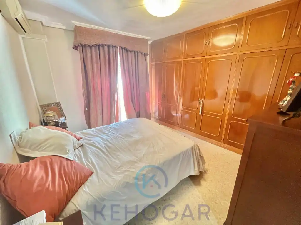 Bedroom of Flat for sale in Dos Hermanas