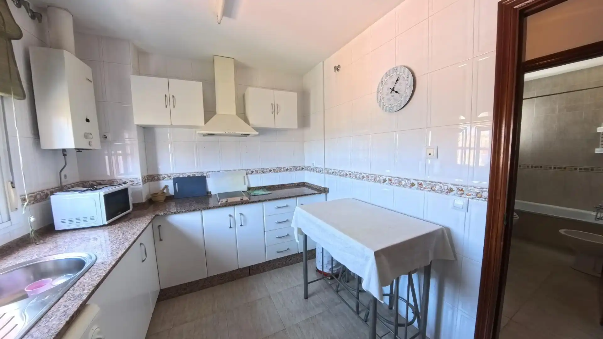 Cuina de Apartament en venda en San Fernando amb Aire condicionat, Terrassa i Moblat