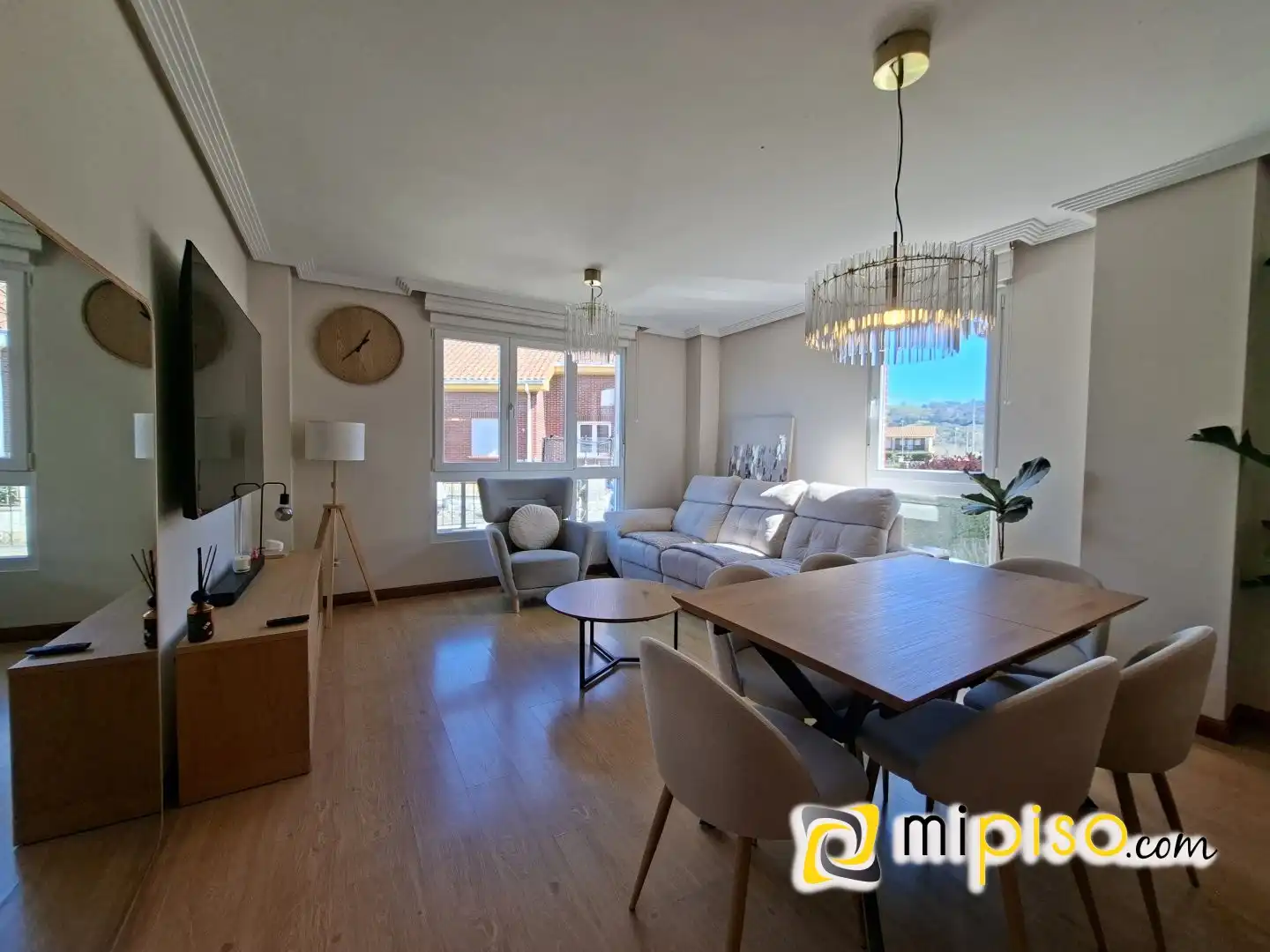 Sala de estar de Casa adosada en venta en Solórzano con Calefacción y Jardín privado