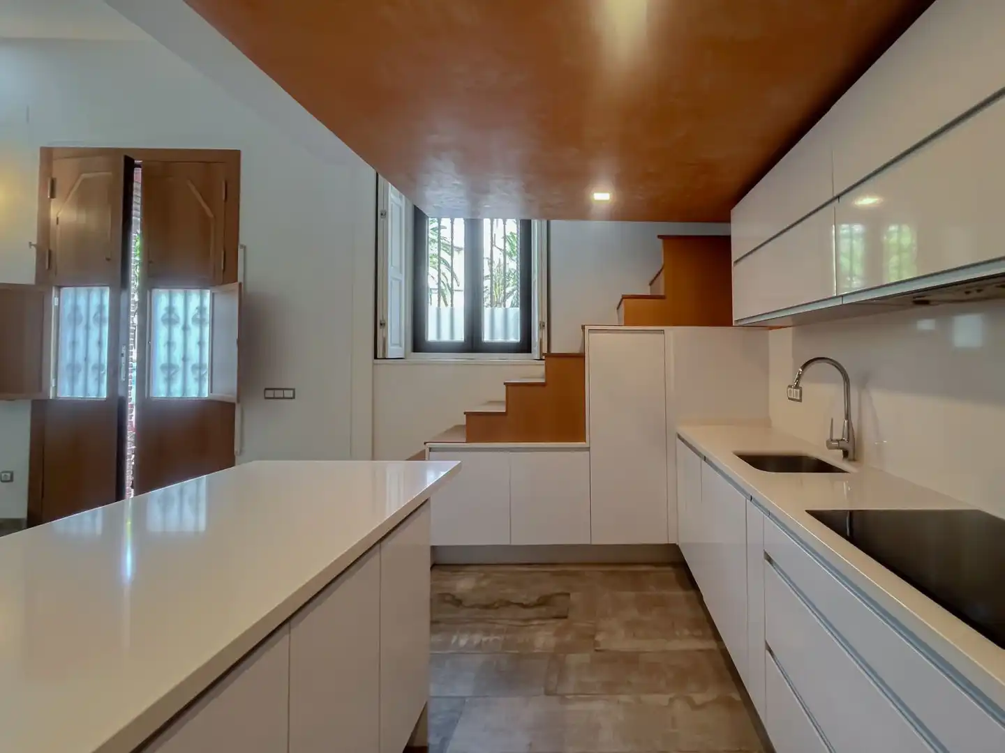 Küche von Wohnung zur Miete in Sevilla mit Klimaanlage, Heizung und Abstellraum