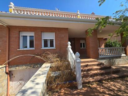 Vista exterior de Casa o xalet en venda en Meco amb Terrassa i Piscina