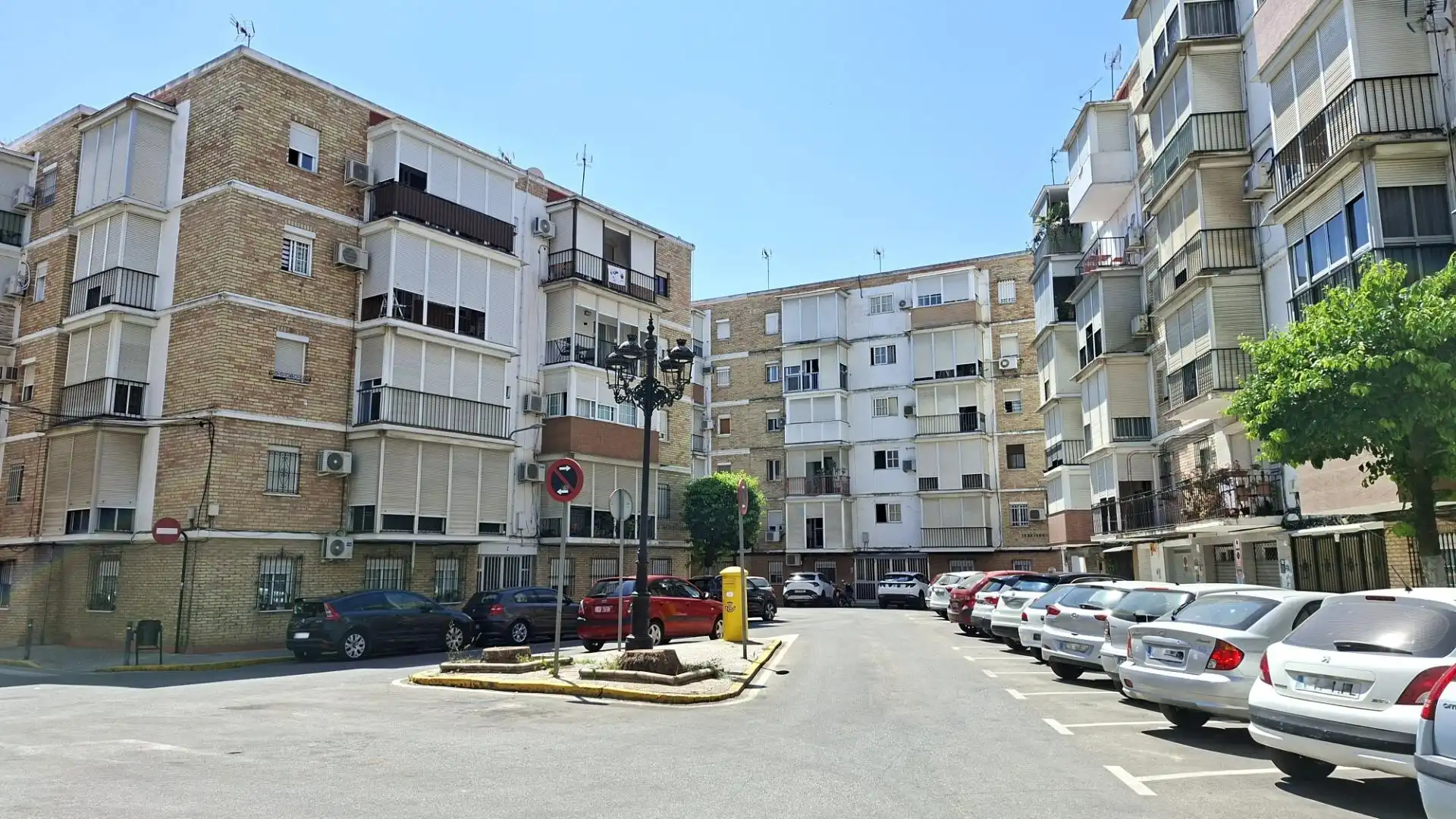Vista exterior de Piso en venta en San Juan de Aznalfarache con Terraza