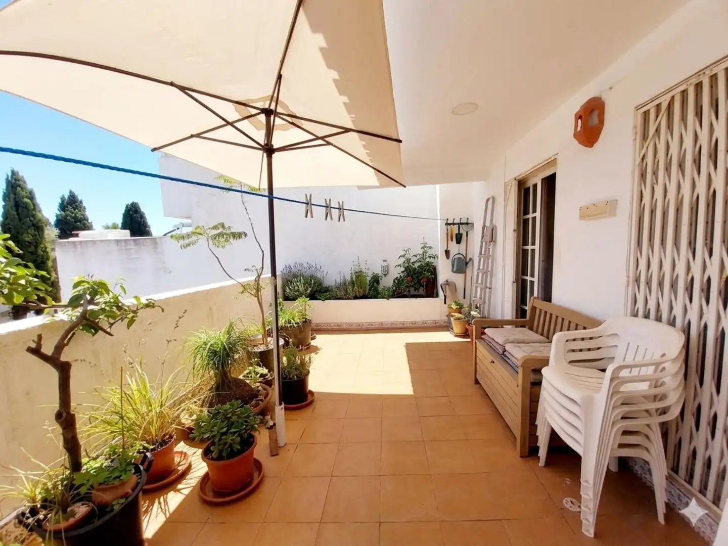 Terrasse von Einfamilien-Reihenhaus zum Verkauf in Mijas mit Klimaanlage, Heizung und Terrasse