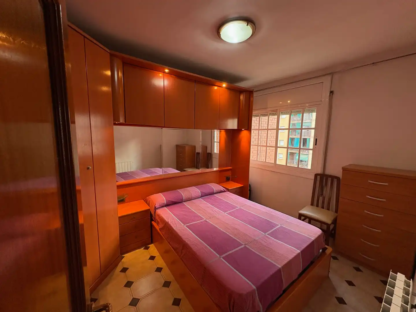 Habitación de Piso en venta en L'Hospitalet de Llobregat con Calefacción, Horno y Alarma
