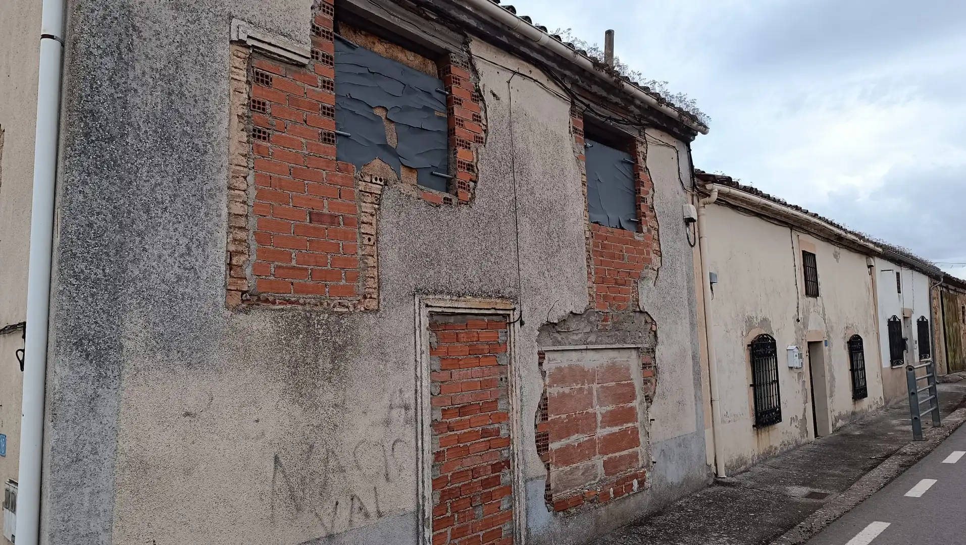 Vista exterior de Finca rústica en venda en Espino de la Orbada amb Moblat