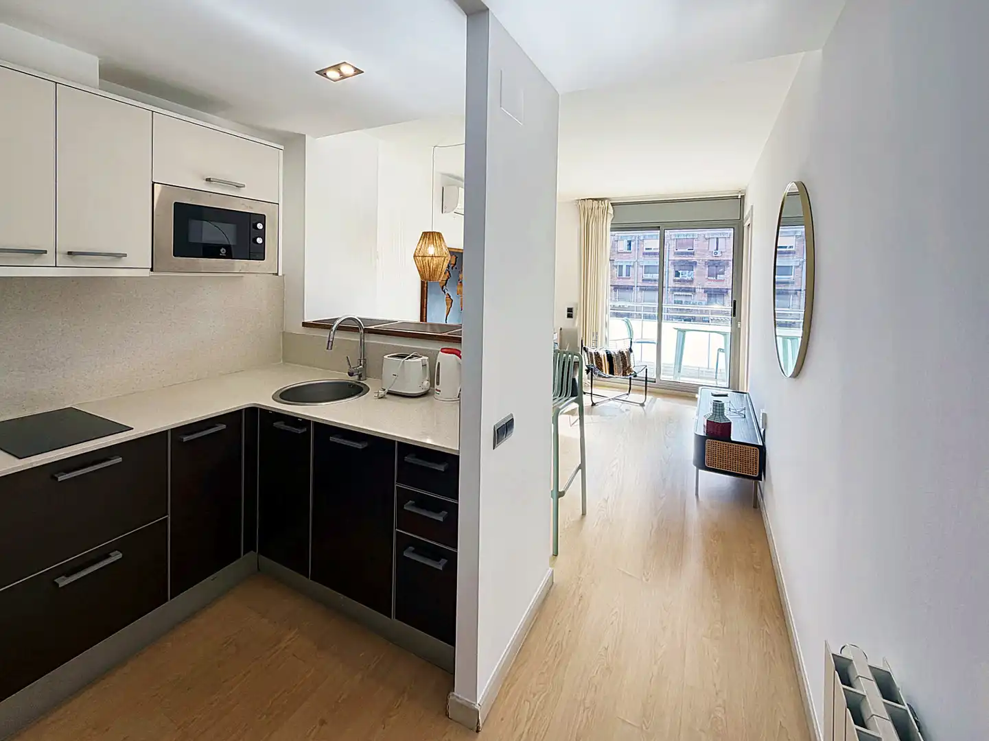 Flat with terrace for sale in Carrer del Bruc, imagen 3
