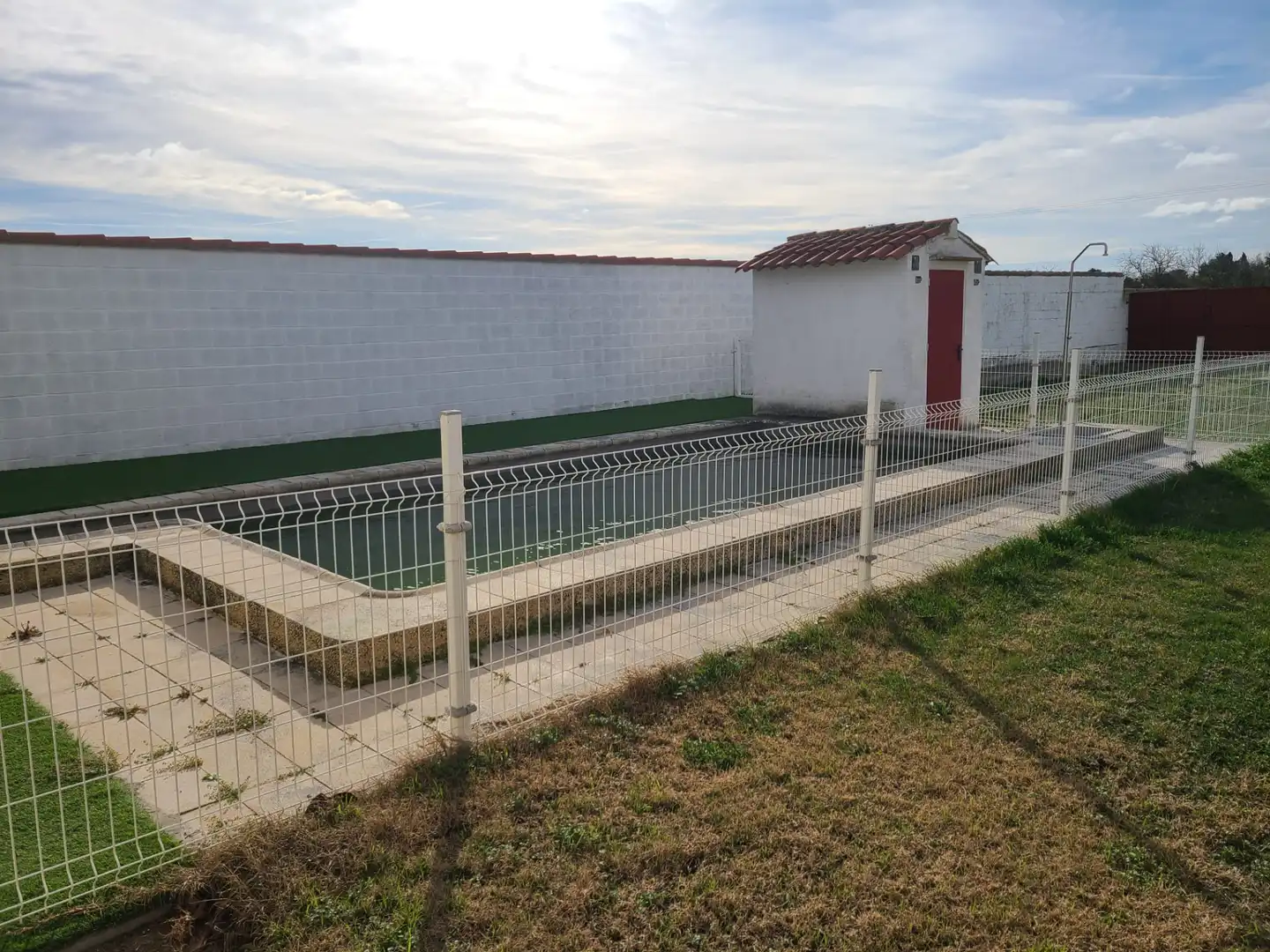 Piscina de Casa o xalet en venda en Zaragoza amb Aire condicionat, Calefacció i Jardí privat