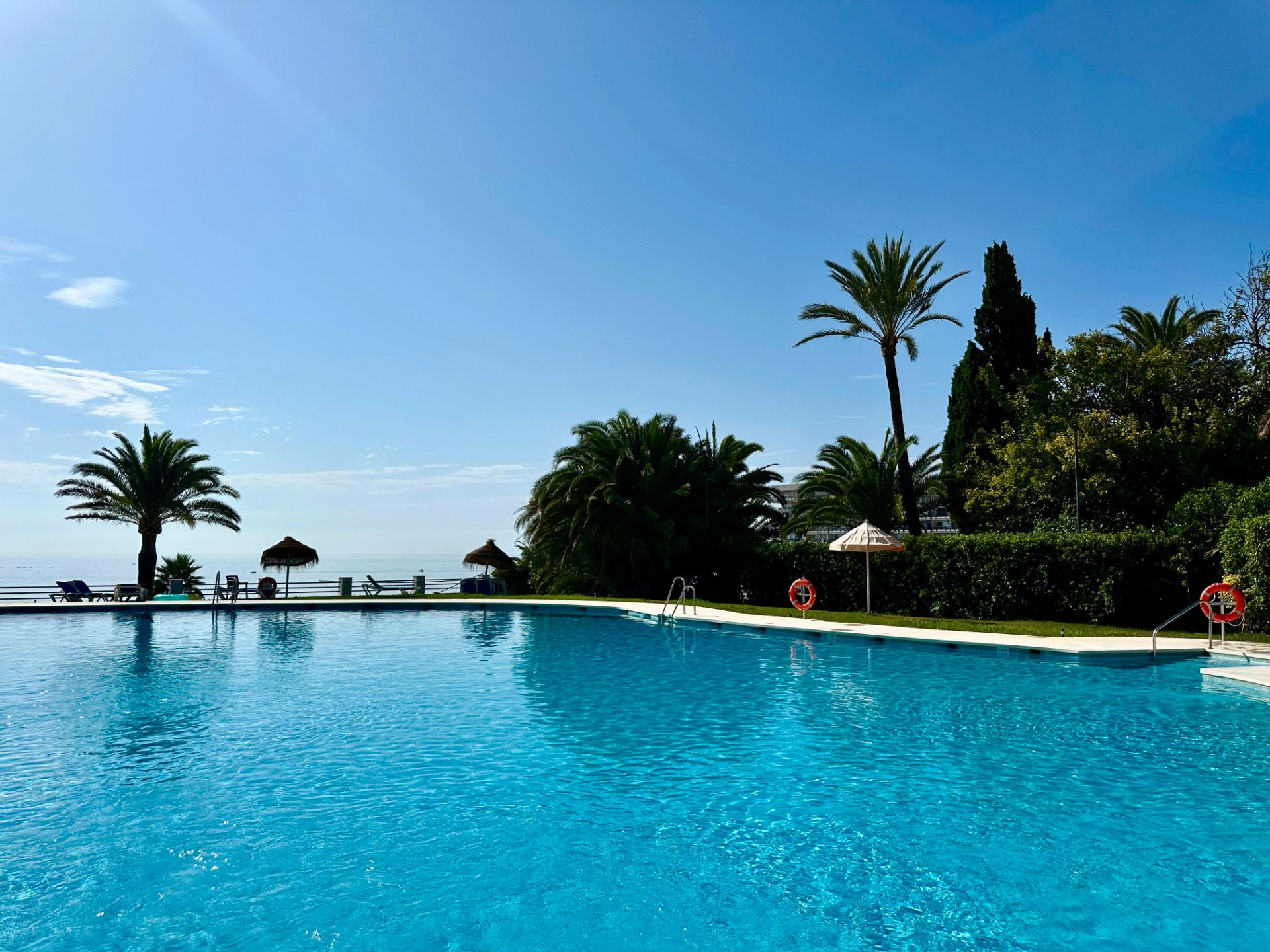Piscina de Apartament en venda en Torremolinos amb Aire condicionat, Terrassa i Moblat