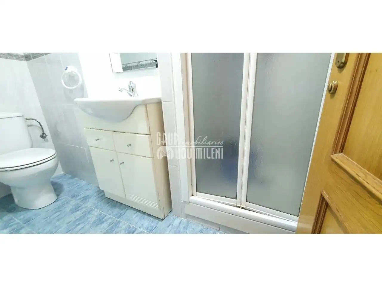 Bathroom of Apartments for rent in Valencia  with Air Conditioner, Heating and Terrace