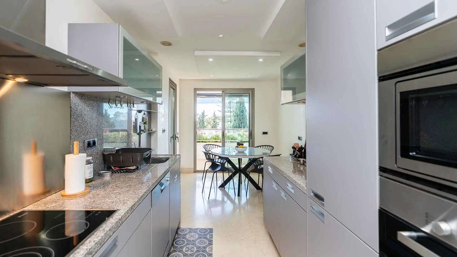 Cocina de Apartamento en venta en Marbella con Aire acondicionado, Terraza y Trastero