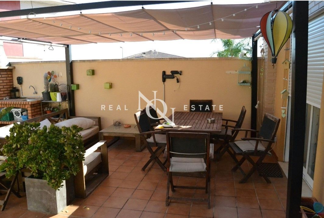 Terrassa de Casa o xalet de lloguer en La Pobla de Vallbona amb Aire condicionat, Calefacció i Jardí privat