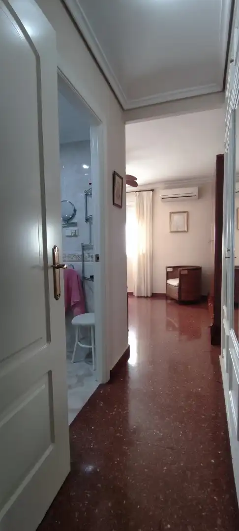 Dormitori de Pis en venda en Sevilla amb Aire condicionat, Terrassa i Forn