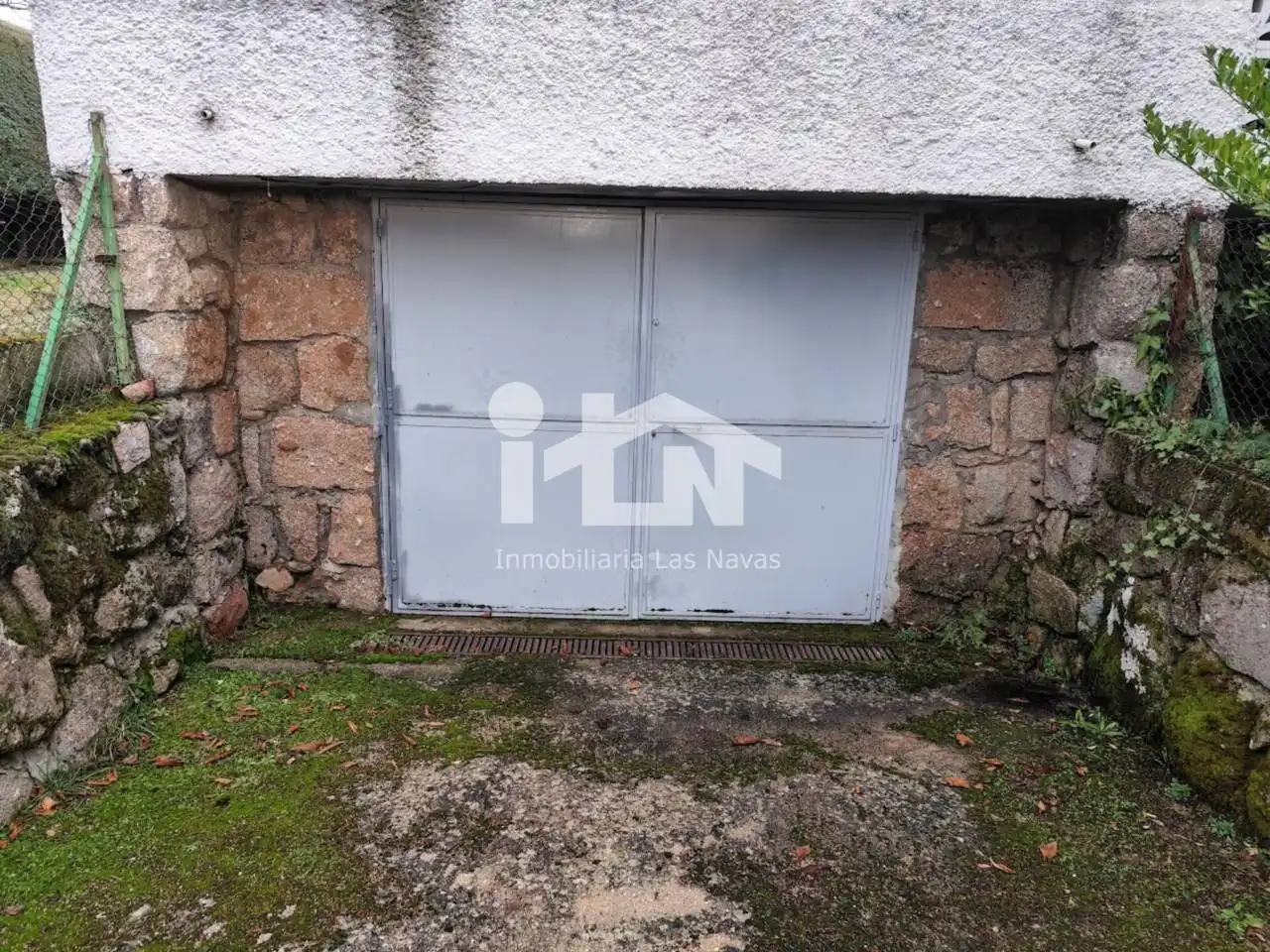 Vista exterior de Casa o chalet en venta en Navalperal de Pinares con Calefacción, Jardín privado y Terraza