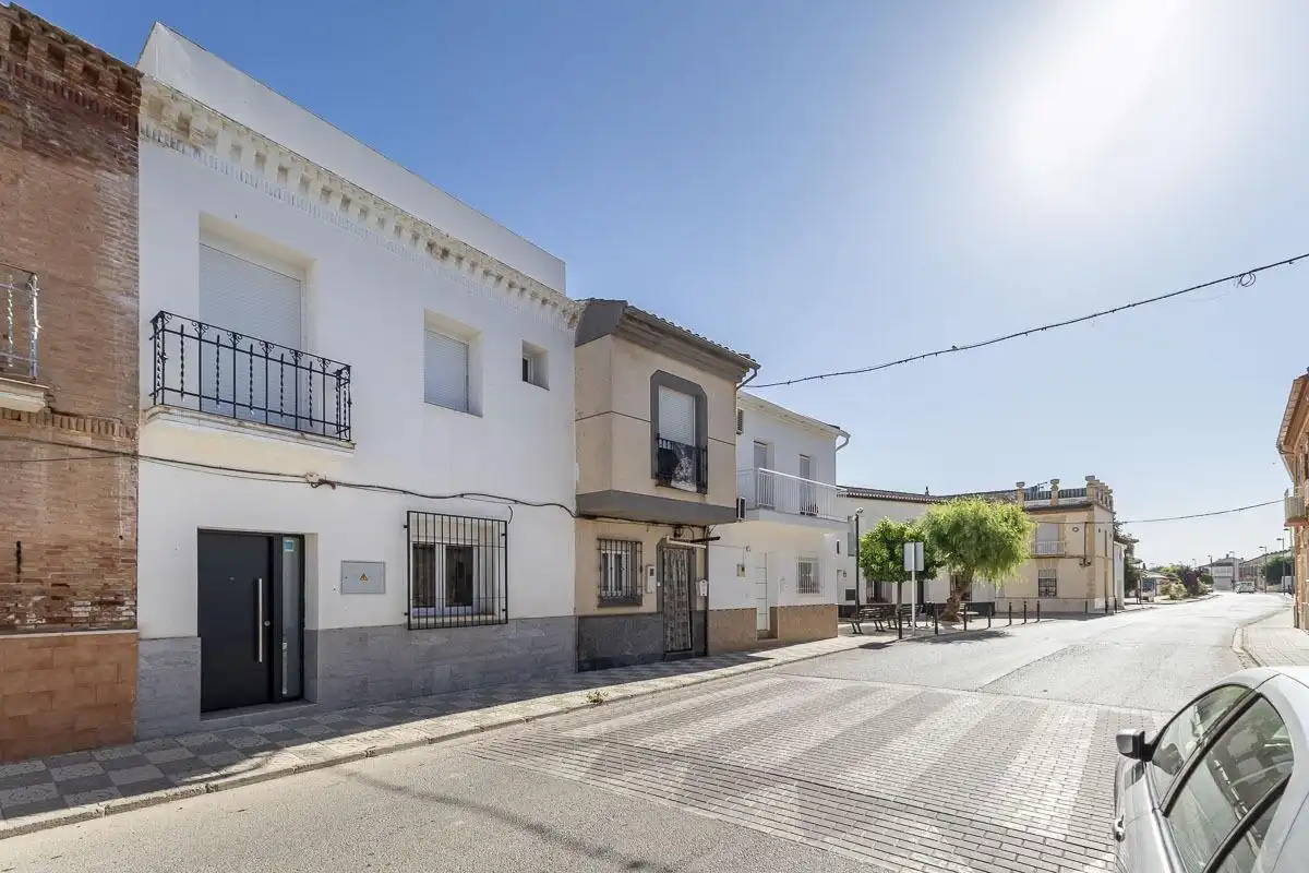 Vista exterior de Casa adosada en venta en Chauchina con Terraza y Balcón