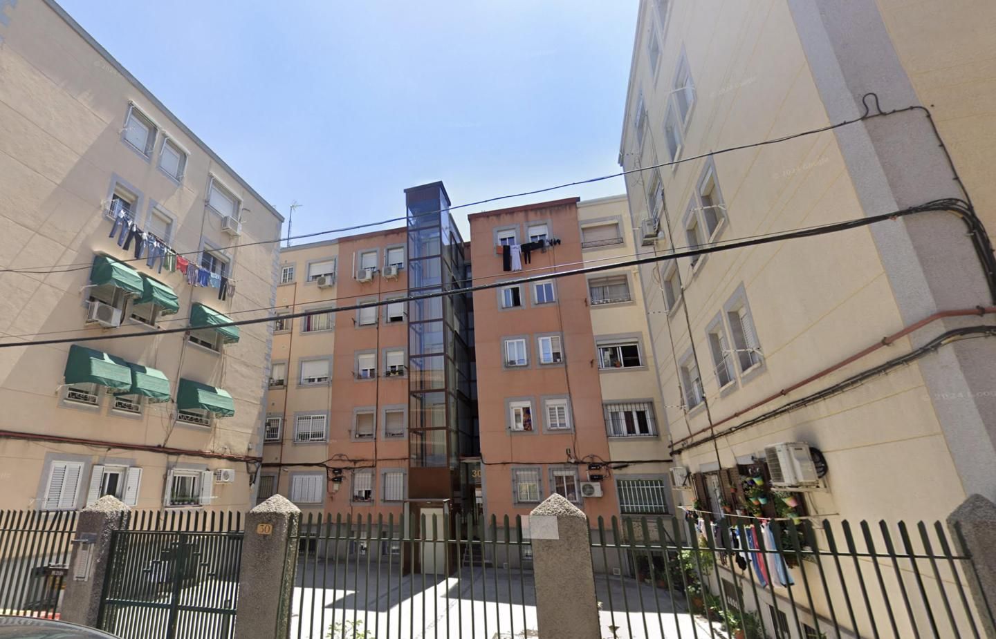 Exterior view of Planta baja for sale in  Madrid Capital