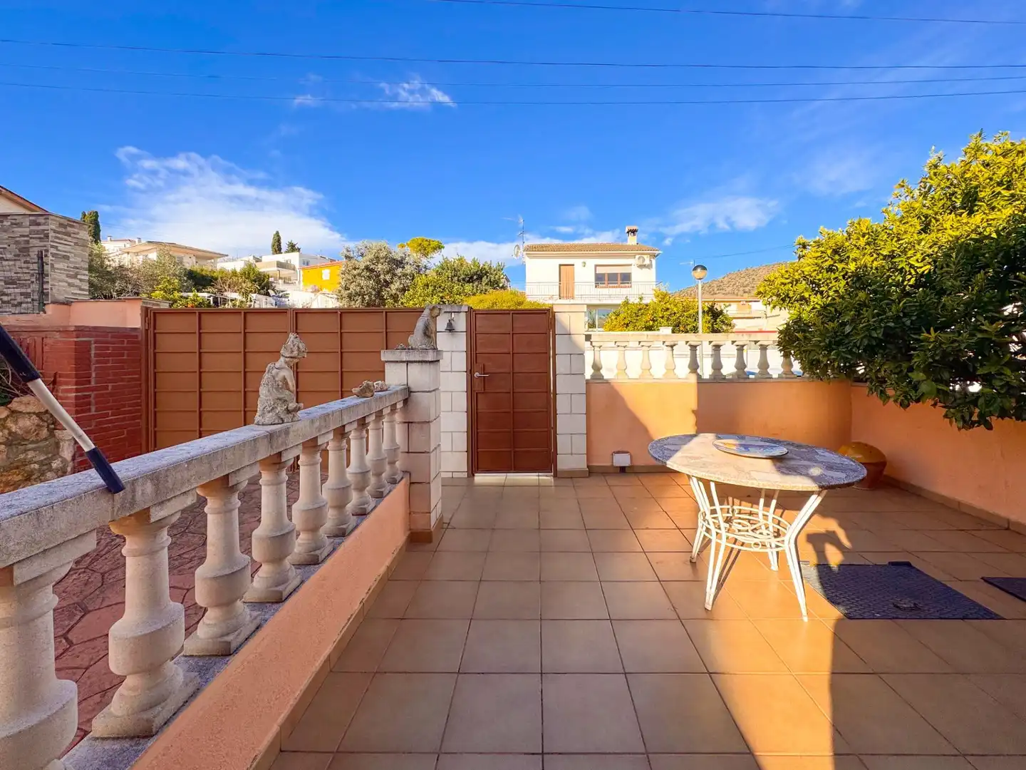 Vista exterior de Casa adosada en venda en El Vendrell amb Aire condicionat, Calefacció i Terrassa