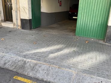 Local comercial en venda a calle gongora 24