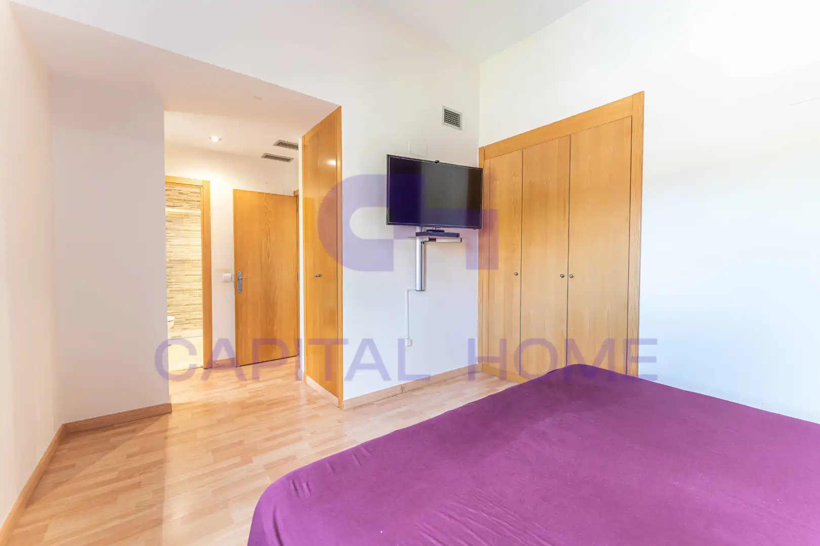 Habitación de Casa adosada en venta en Navalcarnero con Aire acondicionado, Calefacción y Jardín privado
