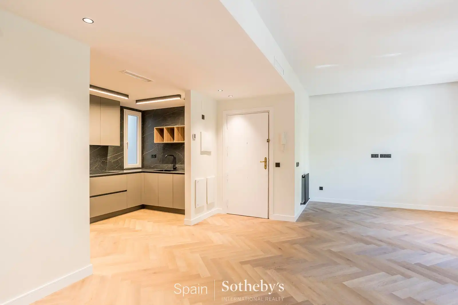 Cuina de Apartament en venda en Madrid amb Aire condicionat i Calefacció