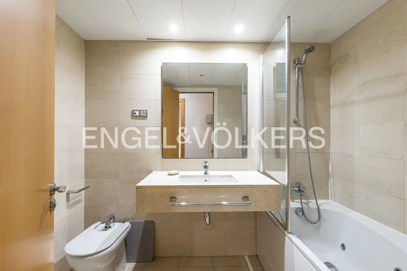 Baño de Piso en venta en Barcelona con Aire acondicionado, Calefacción y Parquet
