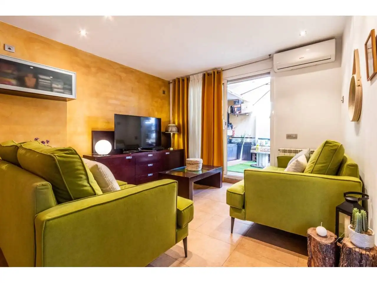 Wohnzimmer von Dachboden zum Verkauf in Terrassa mit Klimaanlage, Heizung und Terrasse