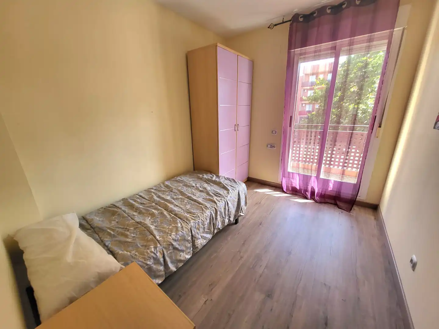 Habitación de Piso de alquiler en Cáceres con Aire acondicionado, Terraza y Amueblado