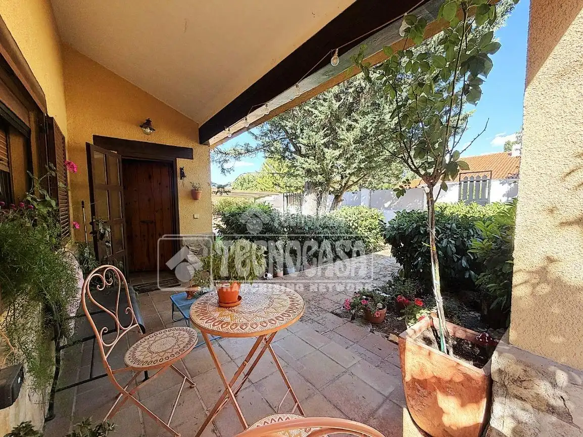 Jardí de Casa o xalet en venda en Arcas del Villar amb Calefacció, Jardí privat i Traster