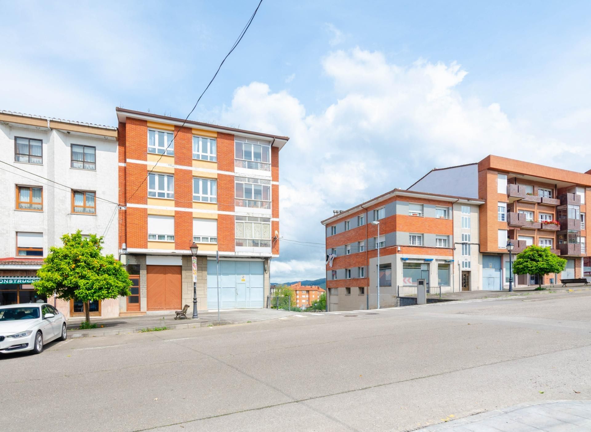 Building for sale in Avenida Pontón, 9, Oria