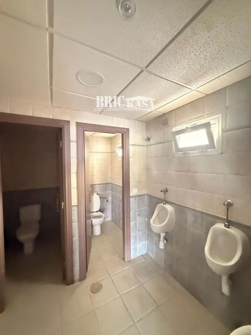 Local comercial en venda a herreros, imagen 26