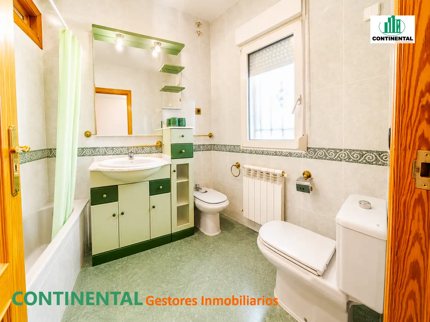 Bany de Casa o xalet en venda en Galapagar amb Calefacció, Jardí privat i Terrassa