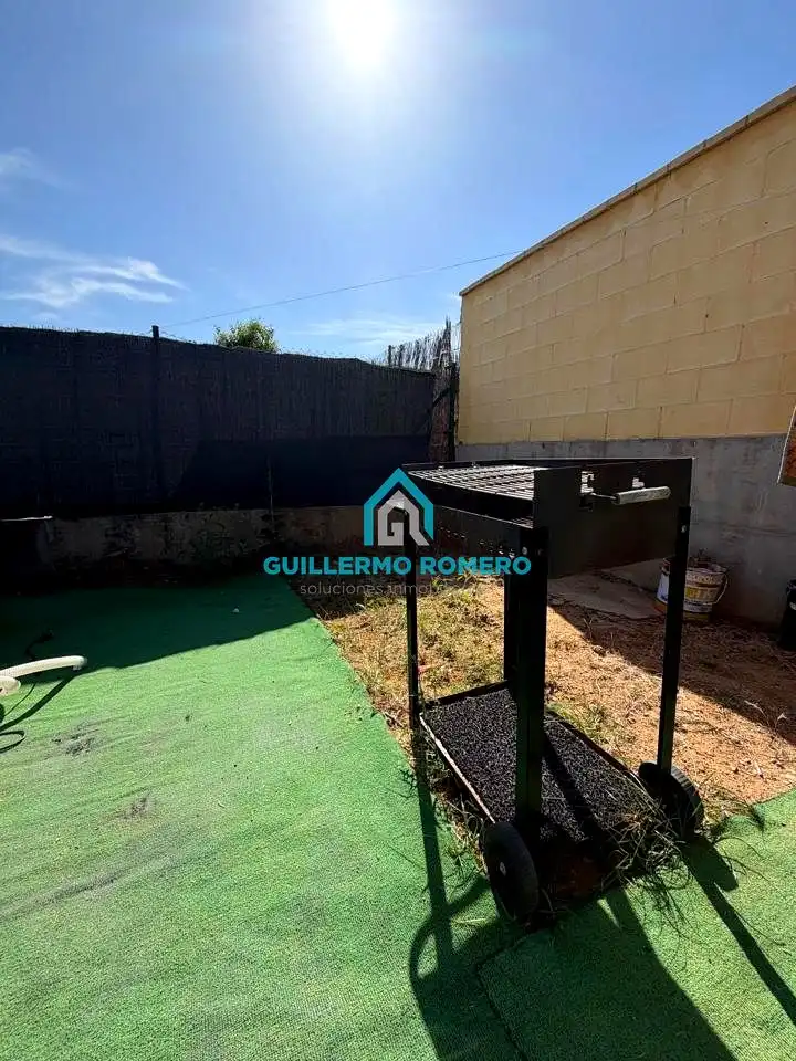 Vista exterior de Casa o xalet en venda en Huévar del Aljarafe