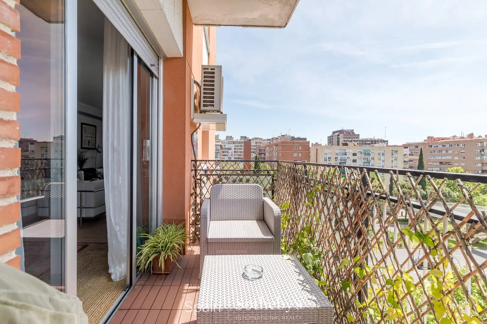 Terraza de Apartamento en venta en Madrid